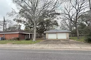 4100 Mockingbird Ln, Bay City, TX 77414 - Photo 3