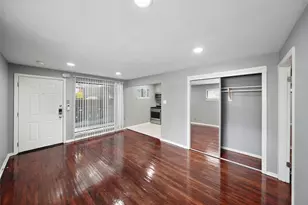 311 Hawthorne St, Houston, TX 77006 - Photo 5