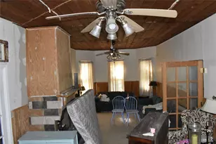 315 N Ave D, Waelder, TX 78959 - Photo 13