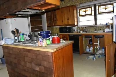 315 N Avenue D, Waelder, TX 78959 - Photo 17