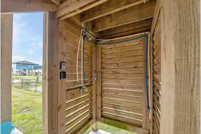 858 S East Road, Crystal Beach, TX 77650 - Photo 9