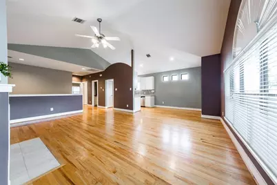 3027 Buttercup Street, Houston, TX 77063 - Photo 9