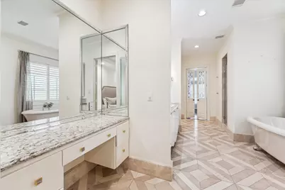 1 Exbury Way, Houston, TX 77056 - Photo 17