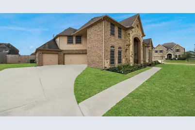 4002 Broadmoor Drive, Mont Belvieu, TX 77523 - Photo 3