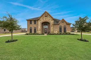 4002 Broadmoor Dr, Mont Belvieu, TX 77523 - Photo 1