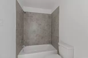 6840 Fairway Dr, Houston, TX 77087 - Photo 19