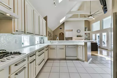 102 Del Mar Street, Kemah, TX 77565 - Photo 15