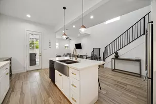 5021 Creekmont Dr, Houston, TX 77091 - Photo 9