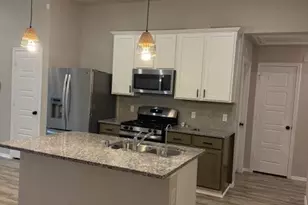 1225 Lancer Leap Dr, Alvin, TX 77511 - Photo 3