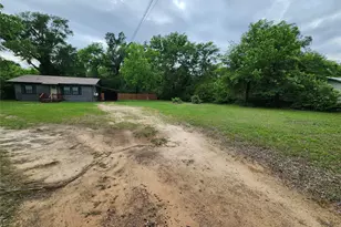 811 N Prairieville St, Athens, TX 75751 - Photo 3