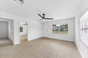 9713 Richcroft St, Houston, TX 77029 - Photo 3