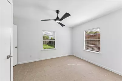 9713 Richcroft Street, Houston, TX 77029 - Photo 11