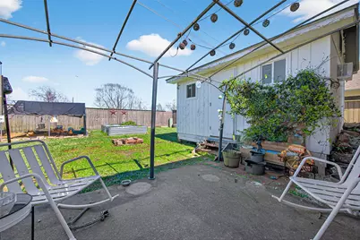 155 Horn Court, Baytown, TX 77523 - Photo 31