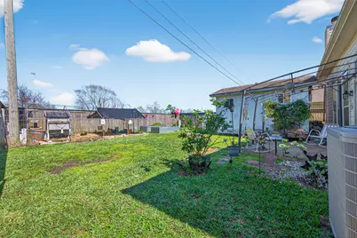 155 Horn Court, Baytown, TX 77523 - Photo 35