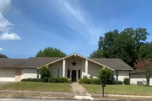 607 Rosewood Dr, Victoria, TX 77901 - Photo 1