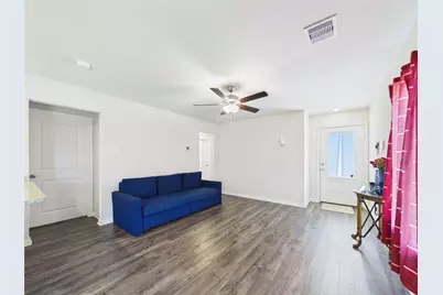 6403 Winter Elm Street, Houston, TX 77048 - Photo 11