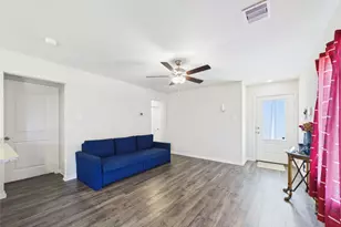 6403 Winter Elm St, Houston, TX 77048 - Photo 11