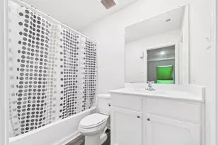 6403 Winter Elm St, Houston, TX 77048 - Photo 21