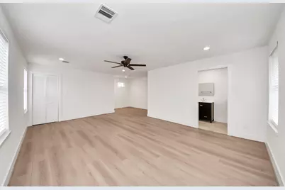 9261 Autauga Street, Houston, TX 77080 - Photo 25