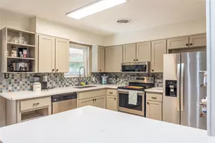 302 Oak Ln, Village Mills, TX 77663 - Photo 17