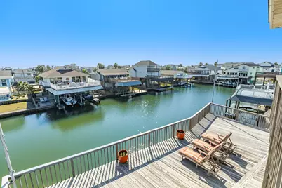 1319 Coral Way, Tiki Island, TX 77554 - Photo 17