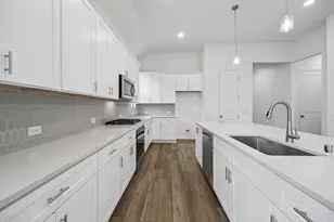 13722 Ballast Grn Dr, Texas City, TX 77568 - Photo 7