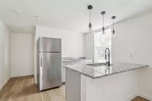 905 74th St, Houston, TX 77011 - Photo 7