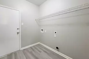 3926 W Lindbergh Ct, Baytown, TX 77521 - Photo 5