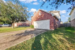 3926 W Lindbergh Ct, Baytown, TX 77521 - Photo 15
