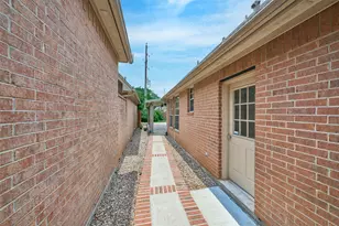 13839 Carriage Walk Ln, Houston, TX 77077 - Photo 49