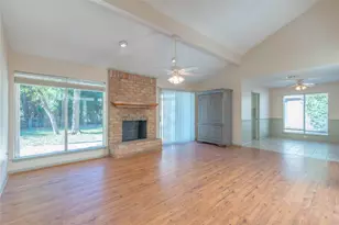 2009 Tickner St, Conroe, TX 77301 - Photo 5