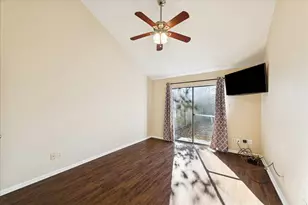 22 Camberwell Ct, The Woodlands, TX 77380 - Photo 11