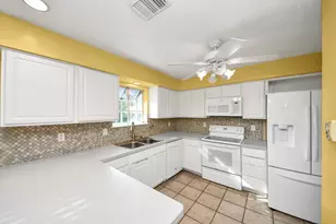 2623 Sugar Mill Dr, Sugar Land, TX 77479 - Photo 27