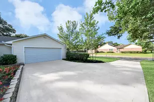 2623 Sugar Mill Dr, Sugar Land, TX 77479 - Photo 9