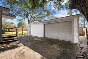 8113 White Ave, Hitchcock, TX 77563 - Photo 25