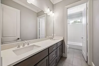 8560 Forum Drive, Houston, TX 77055 - Photo 13