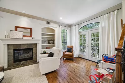 1701 Welch Street, Houston, TX 77006 - Photo 3