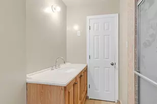 10449 Castleton St, Houston, TX 77016 - Photo 13