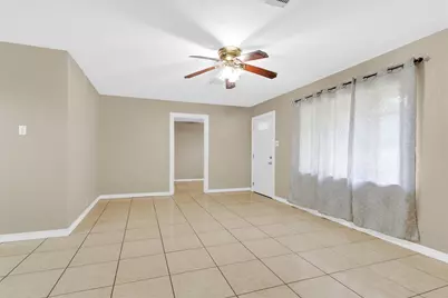 10449 Castleton Street, Houston, TX 77016 - Photo 5
