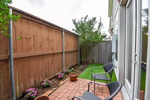 8413 Water Oak Pass Dr, Houston, TX 77055 - Photo 11