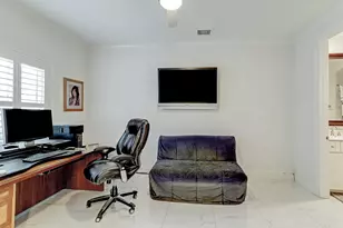 2015 McClendon St, Houston, TX 77030 - Photo 7