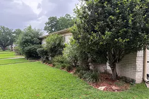 7903 Augustine Dr, Houston, TX 77036 - Photo 3