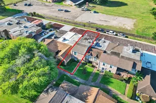 1320 Town Cir, Baytown, TX 77520 - Photo 25