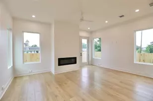 510 E 37th St, Houston, TX 77022 - Photo 15