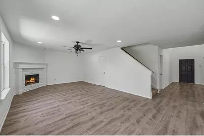 11910 Lois Lane, Pinehurst, TX 77362 - Photo 13