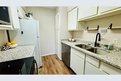 1900 Bay Area Boulevard #136, Houston, TX 77058 - Photo 9