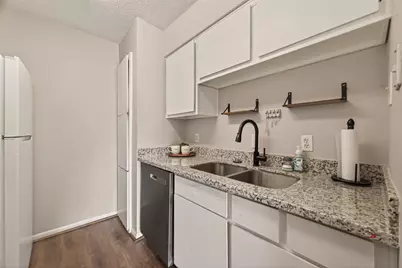 1900 Bay Area Boulevard #136, Houston, TX 77058 - Photo 11