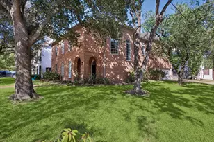 551 S 2nd St, Bellaire, TX 77401 - Photo 1