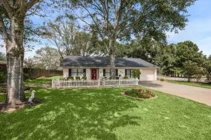 806 W Hacienda, Bellville, TX 77418 - Photo 1