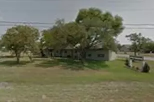 1103 Lincoln St, Zapata, TX 78076 - Photo 7